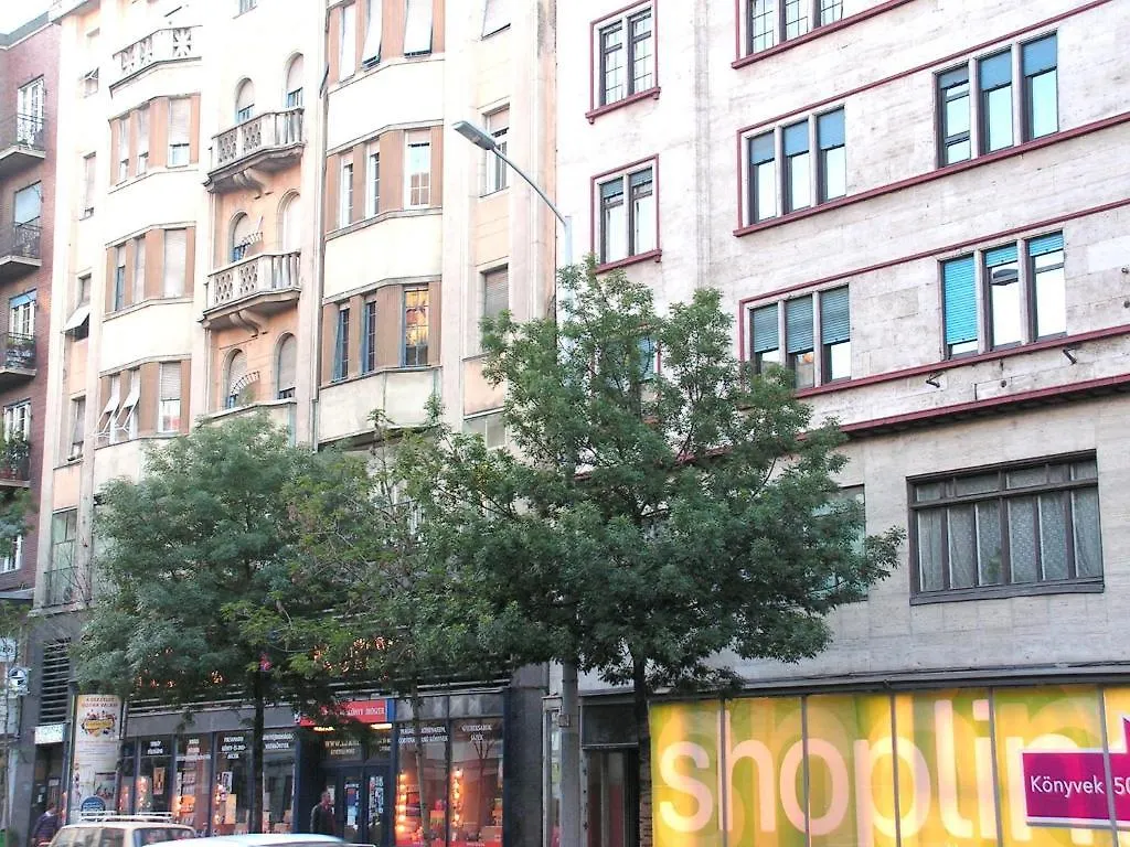 Sleepover City Center Guestrooms Budapest 3*,  Hungary